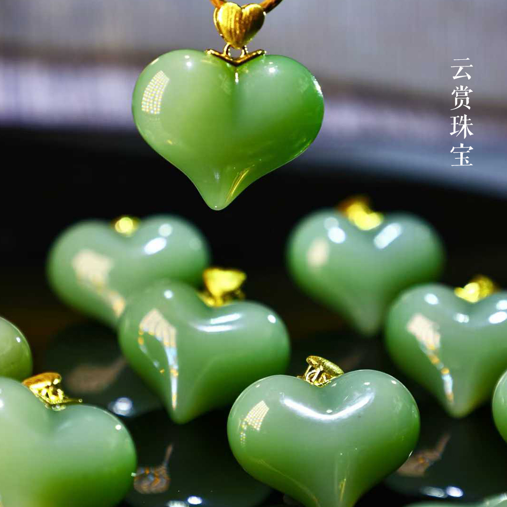 青桃 ┃【极品】 和田玉粉青屁桃吊坠 18K金 多样性发起一