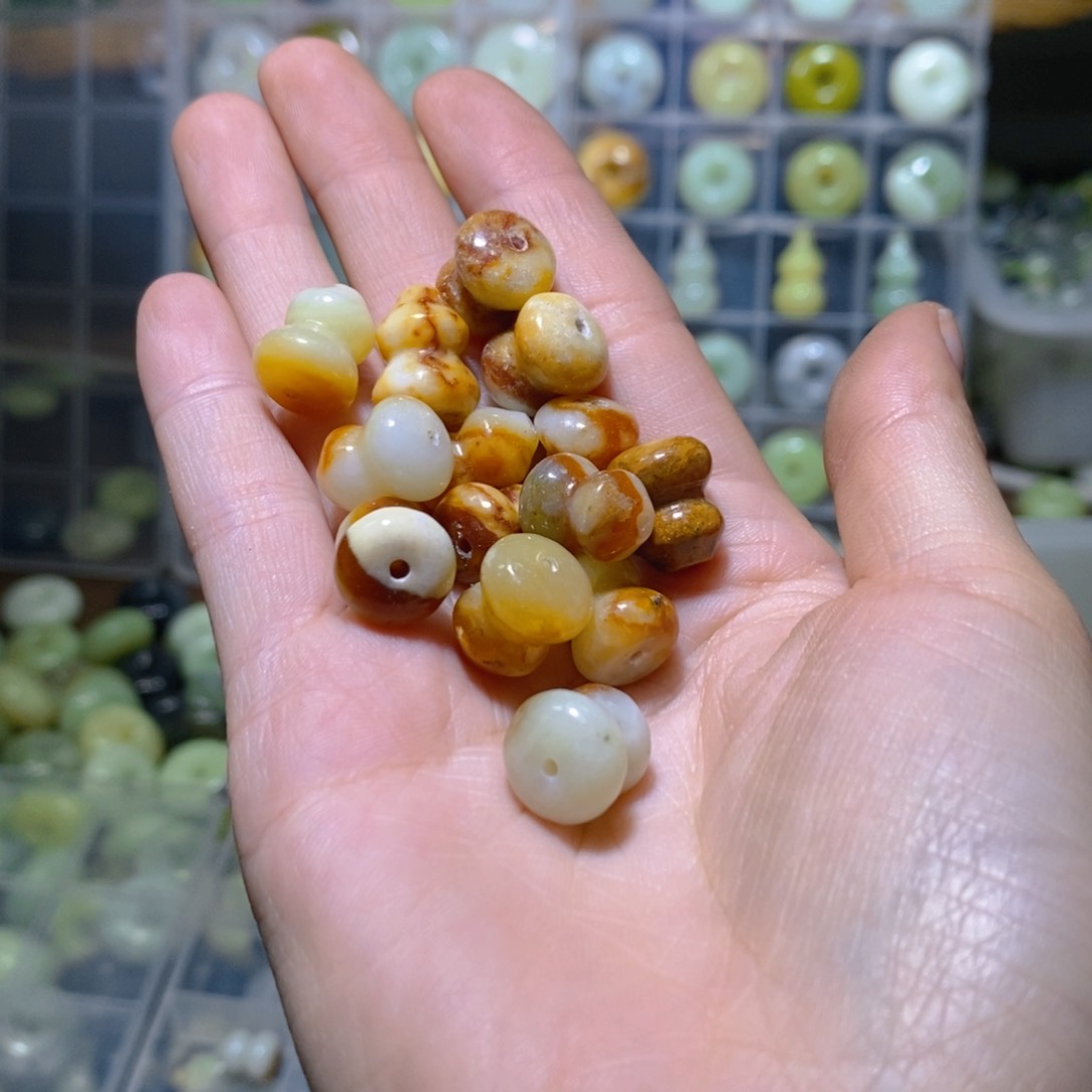 【闪购商品】蛇纹石玉颈饰未镶嵌59