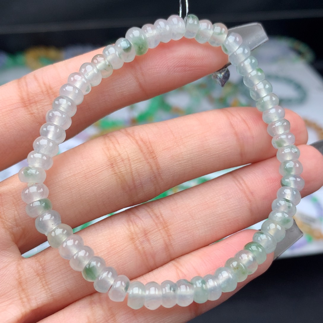 翡翠手链未镶嵌卡