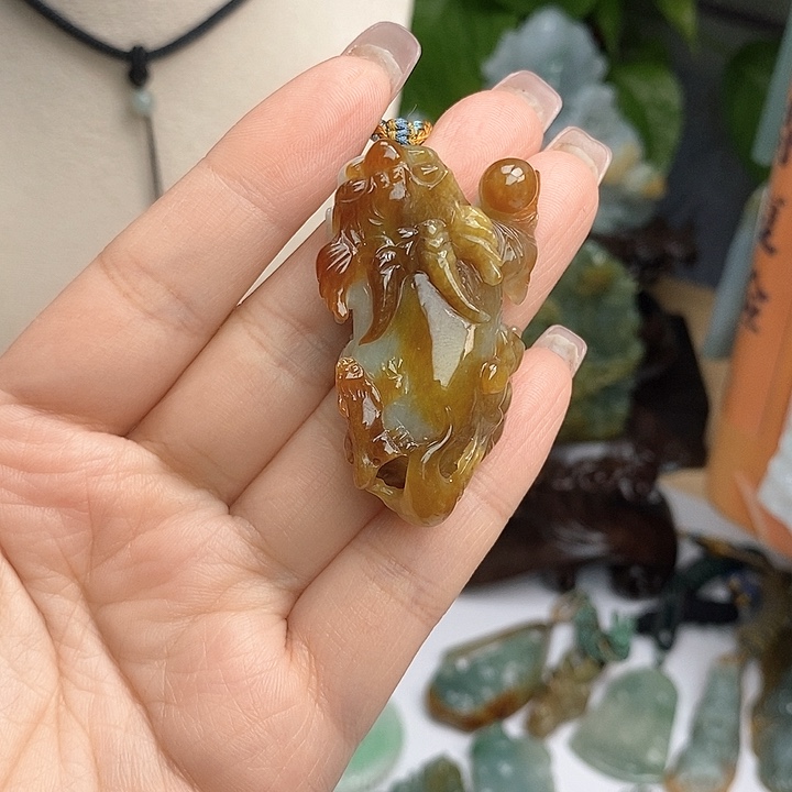 翡翠颈饰未镶嵌～**～每天