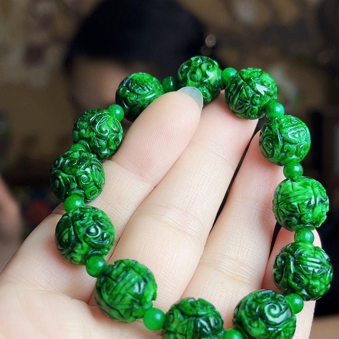 翡翠未镶嵌颈饰手链