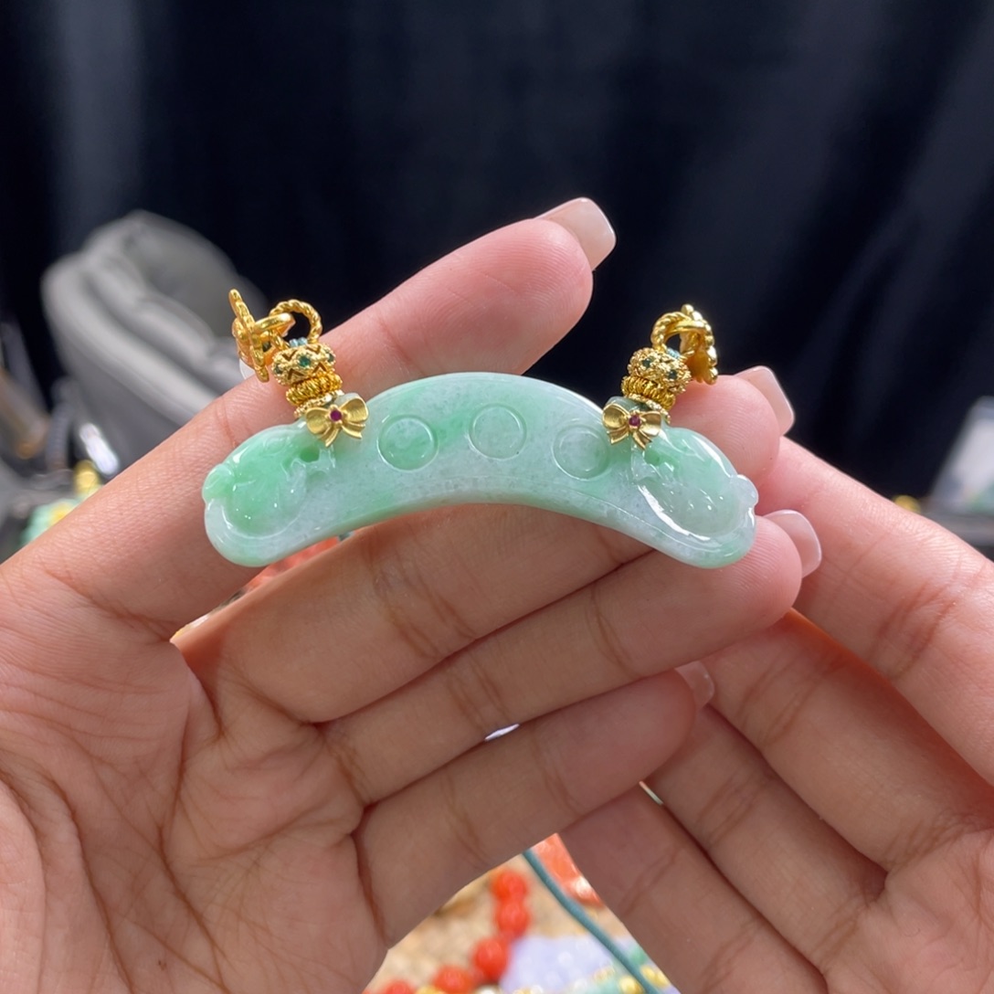 翡翠颈饰未镶嵌代编织