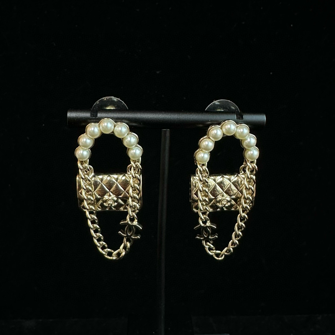 95新 Chanel/香奈儿 cf包型珍珠链条耳环 06338