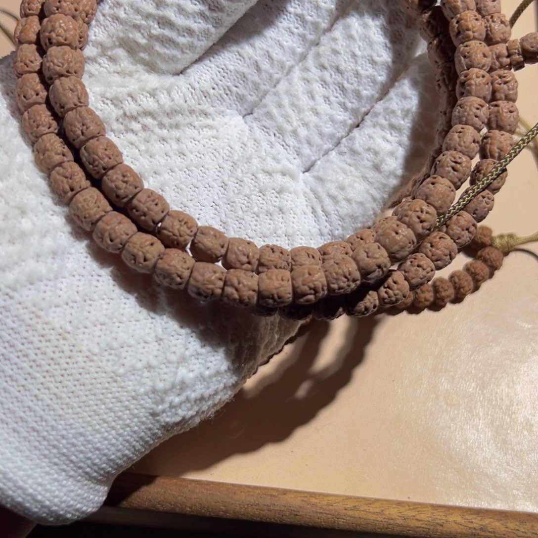 金刚菩提吊坠金**生佛手