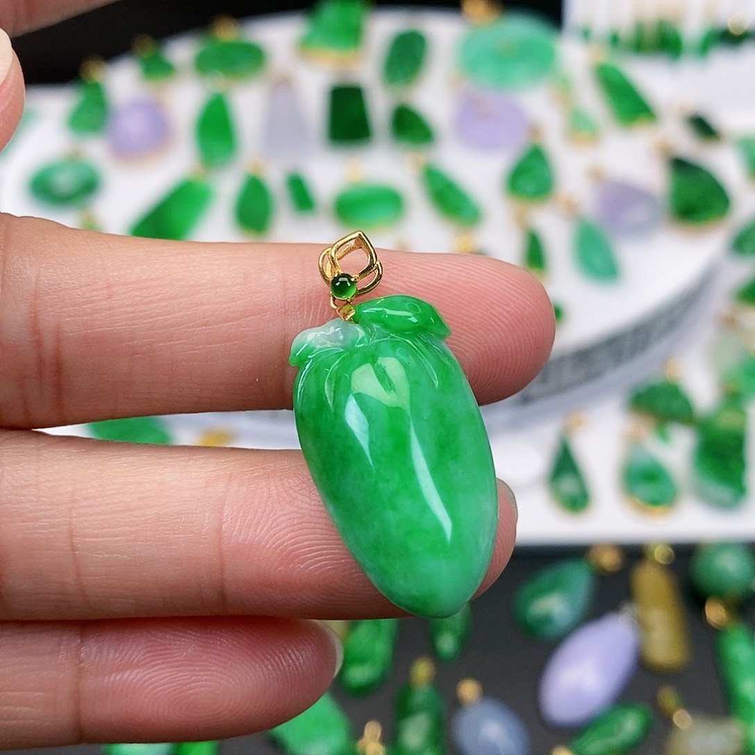 翡翠吊坠(不含链)18K金镶嵌