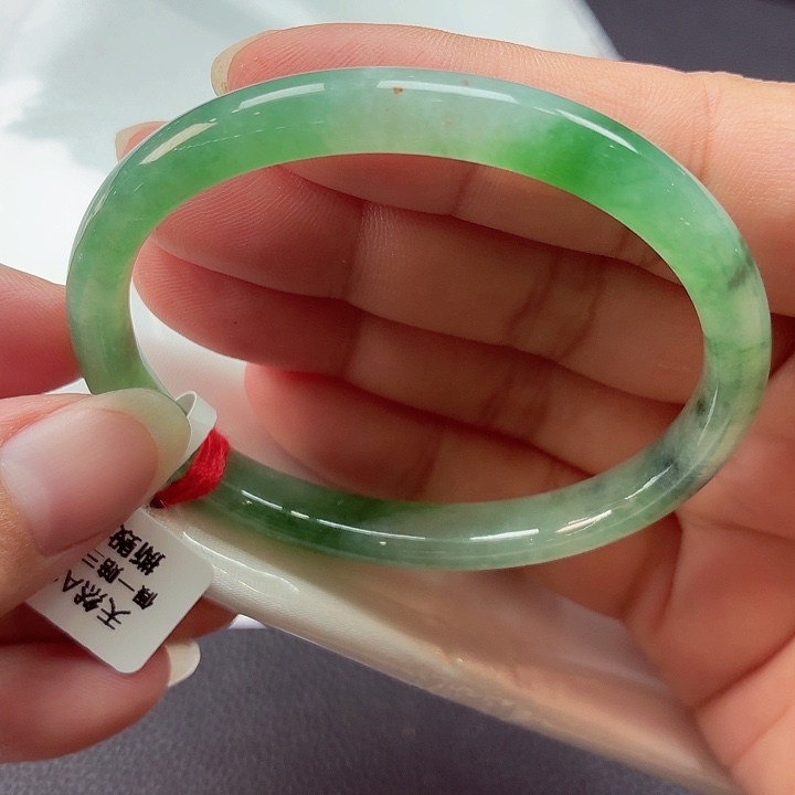 未镶嵌手镯（贵妃镯）翡翠天然缅甸A货翡翠（有冰纹）