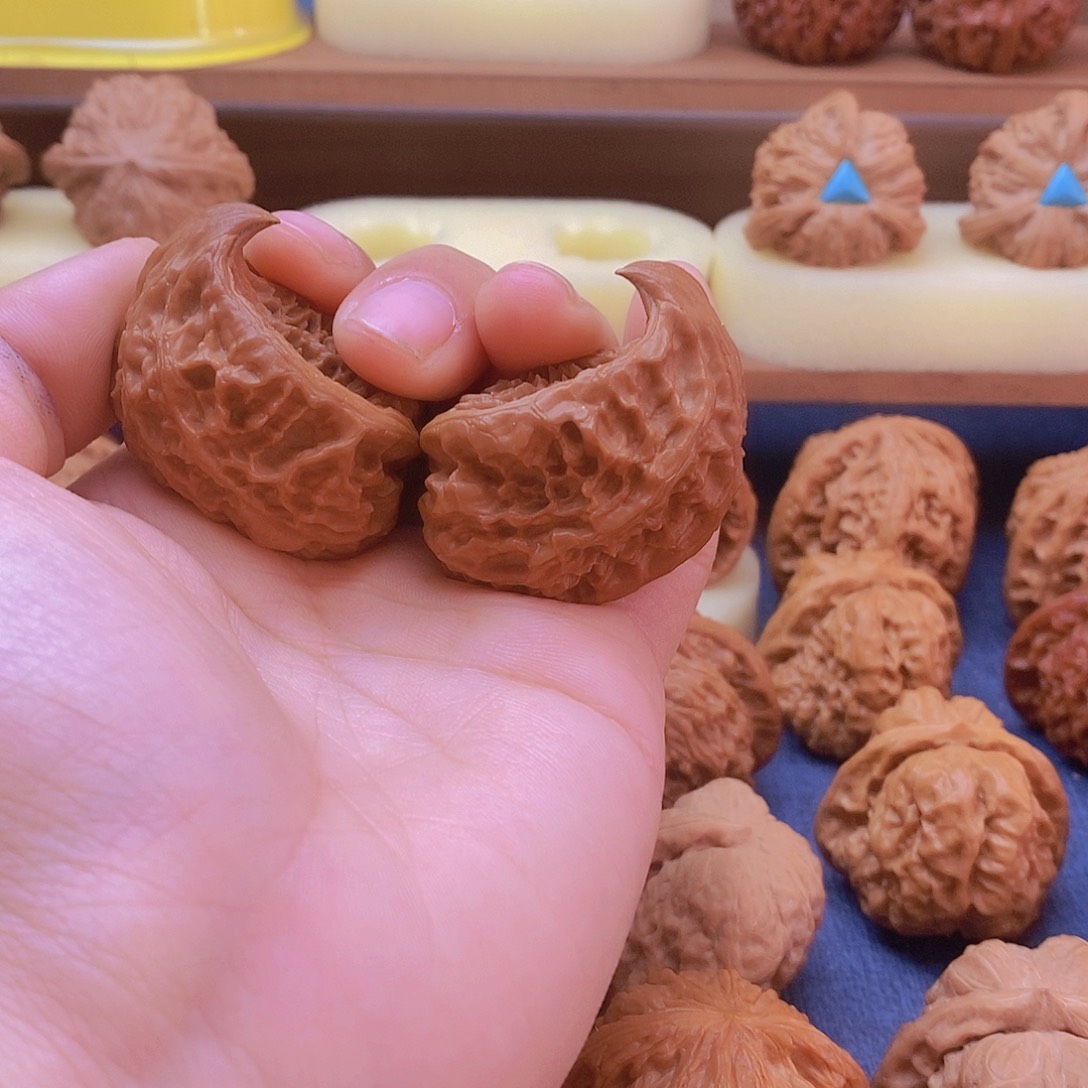 文玩核桃把件天然异形钩子全品