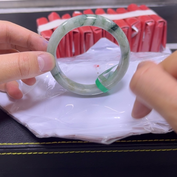 翡翠手镯未镶嵌天然a货翡翠多样性发货