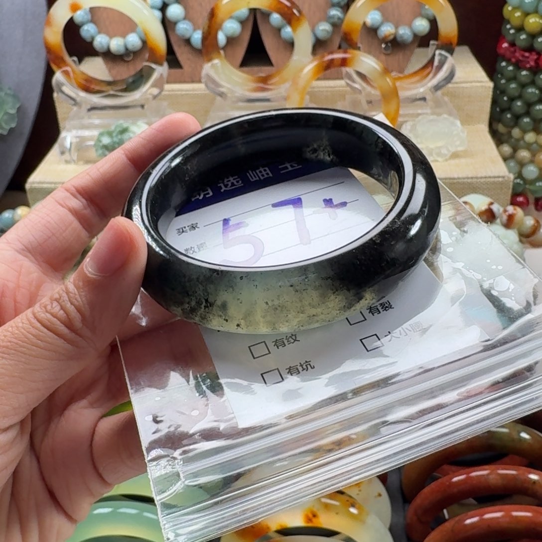 蛇纹石玉未镶嵌手镯087