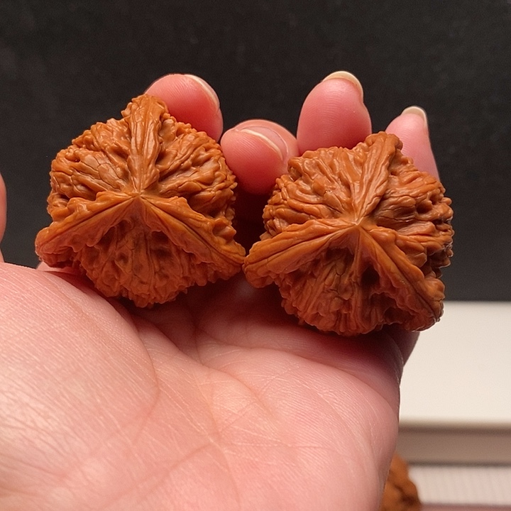 啊***…文玩核桃吊坠白奔