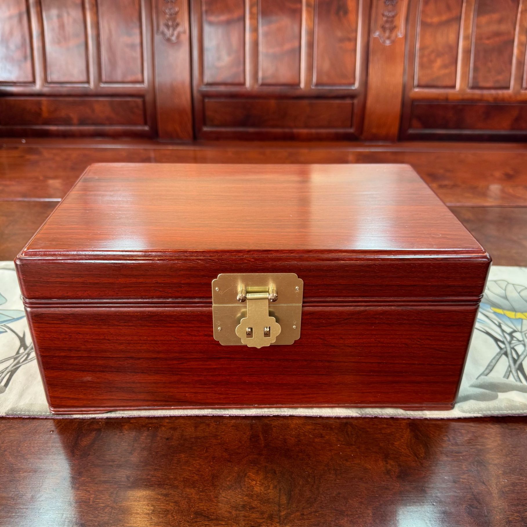 紫檀收纳盒36寸收纳箱储物实木大容量黄铜家用必备生活首饰盒实木