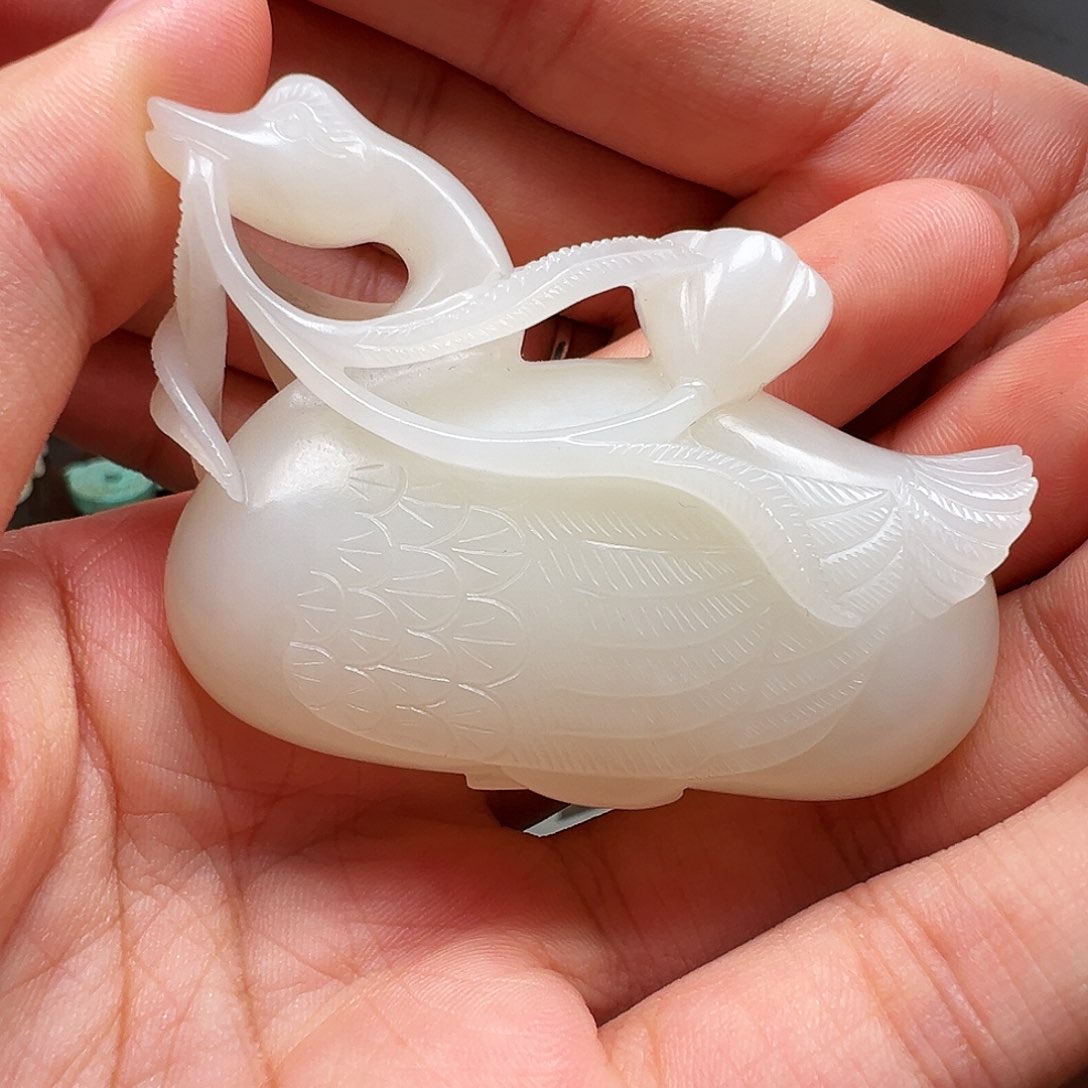 和田玉未镶嵌颈饰金*