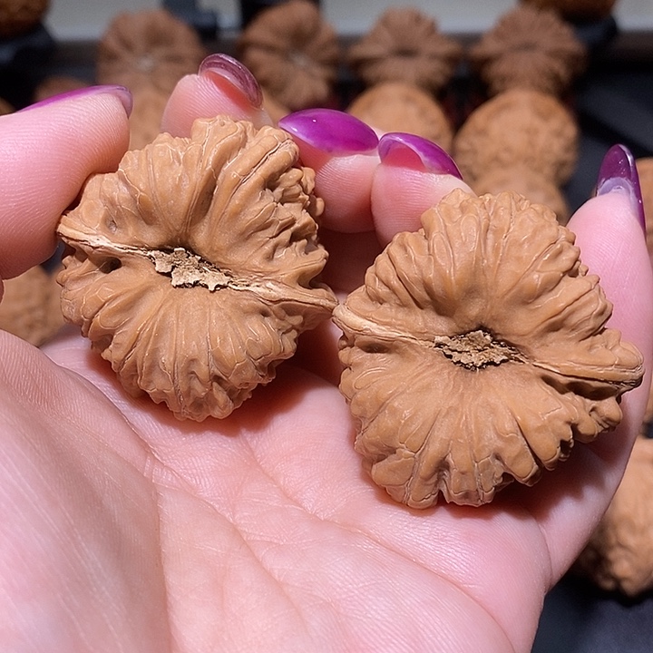 把件文玩核桃40金蟾聚宝盆情投意合