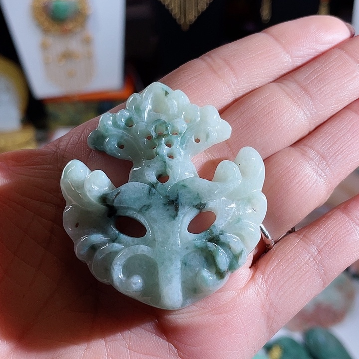 翡翠颈饰未镶嵌翡翠兰陵王吊坠
