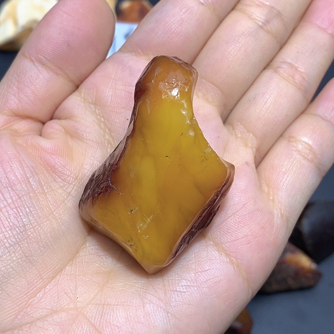 南***村定制琥珀蜜蜡原石