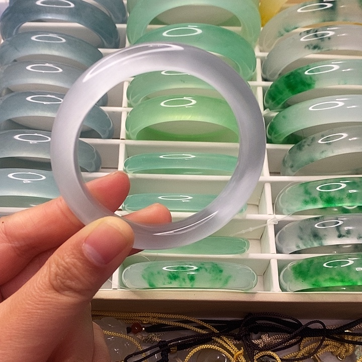 石英质玉未镶嵌手镯