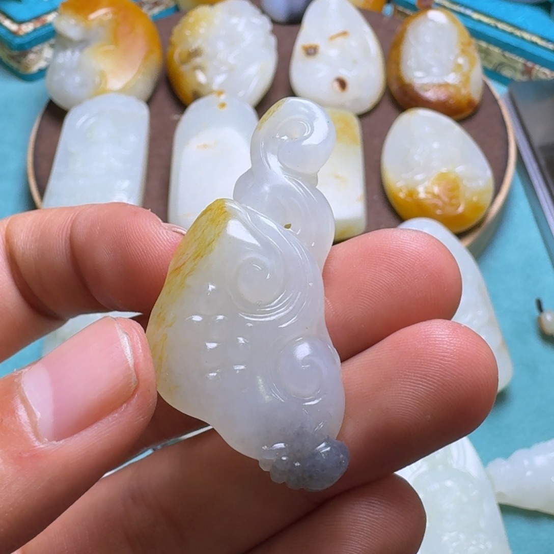 和田玉未镶嵌颈饰