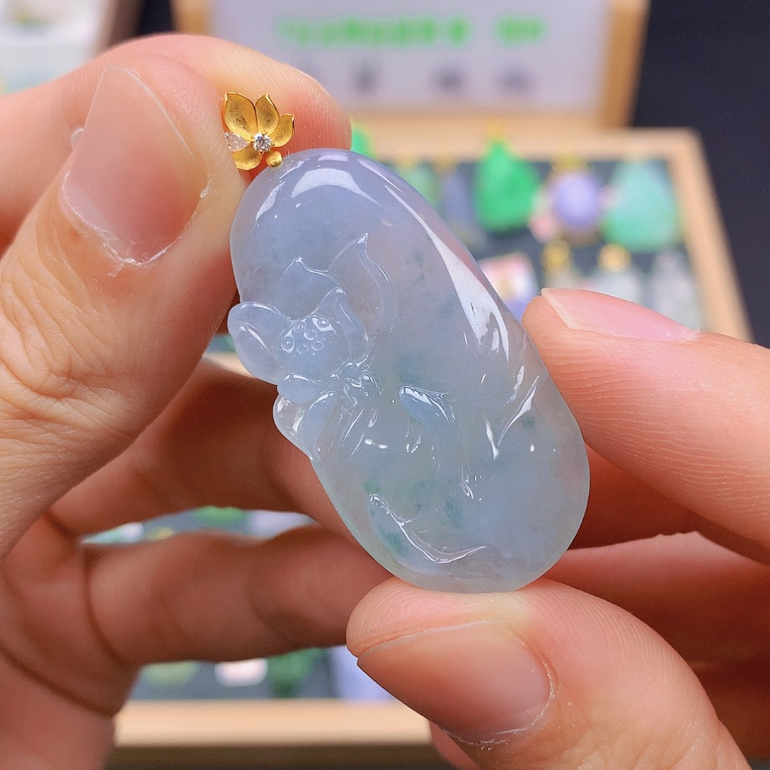 翡翠18K金镶嵌颈饰翡翠