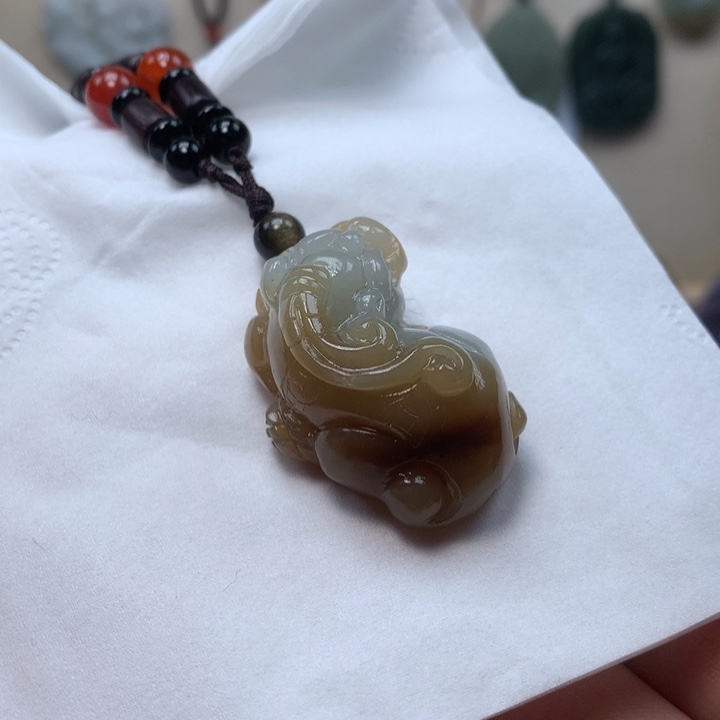 和田玉（糖玉）颈饰未镶嵌