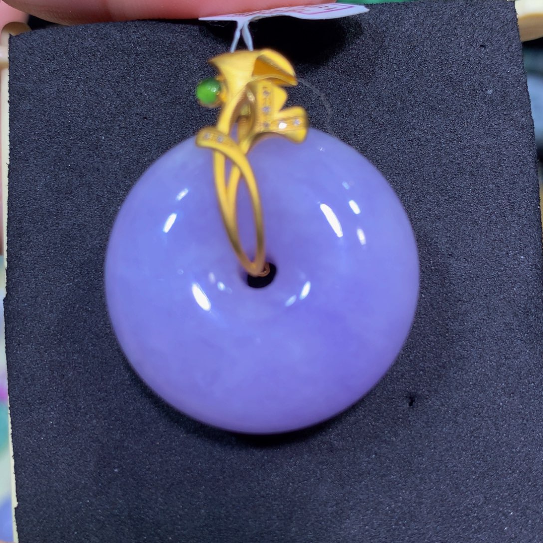 翡翠18K金镶嵌颈饰翡翠