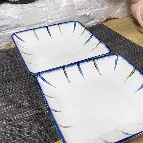 微瑕，不明火，口径17高度2.5，2个篮和四方盘