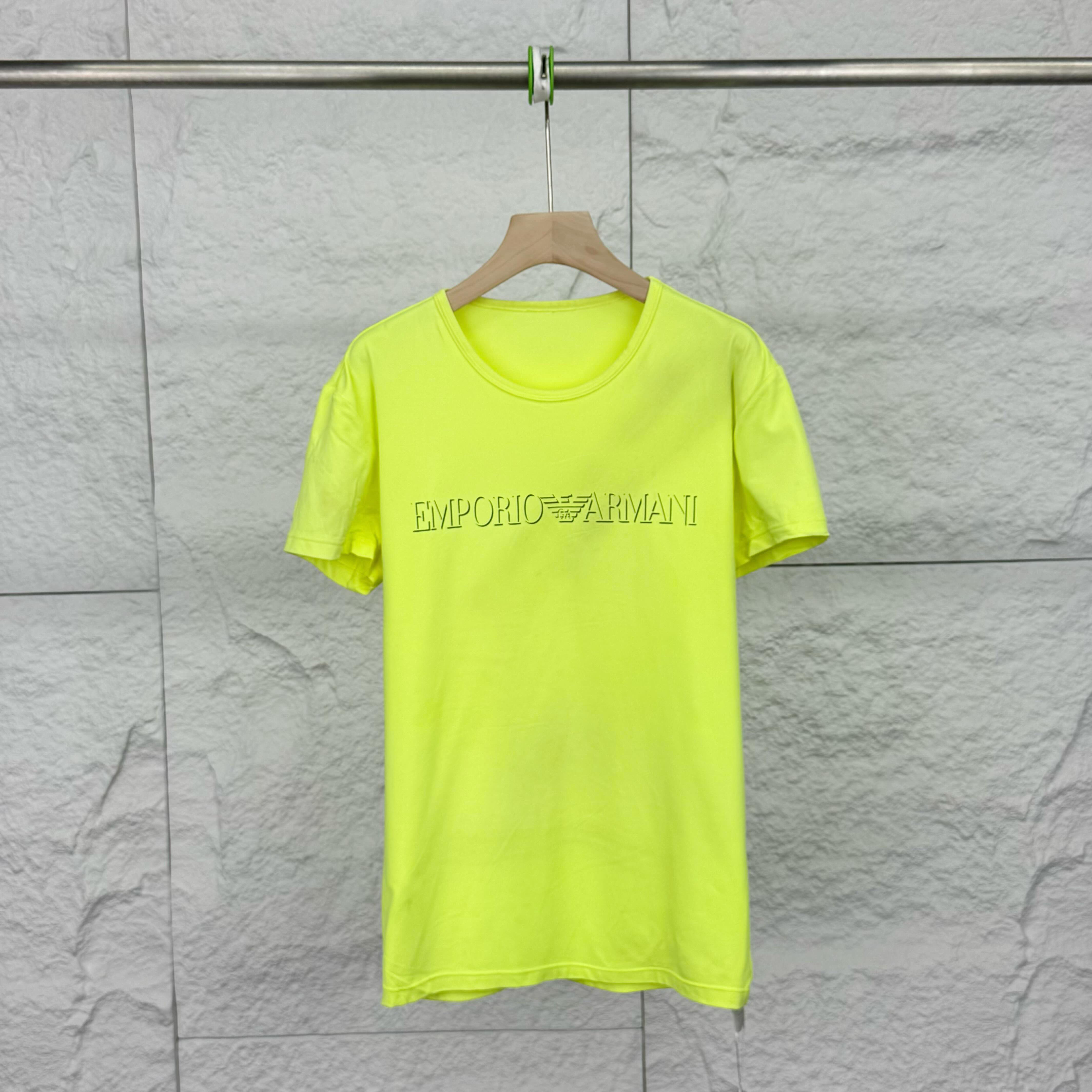 95新 GIORGIO ARMANI/阿玛尼 50码/荧光黄logo圆领短袖/18237866