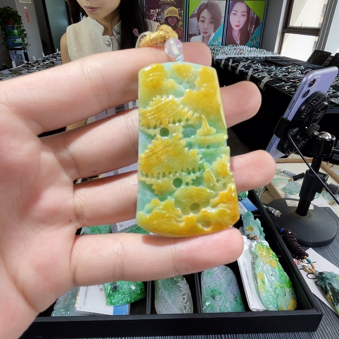 颈饰未镶嵌翡翠一