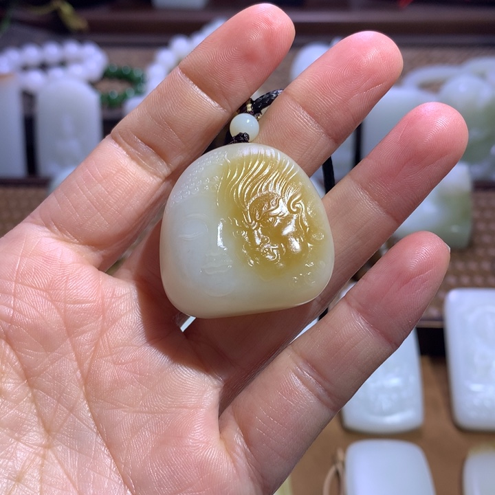 和田玉颈饰未镶嵌