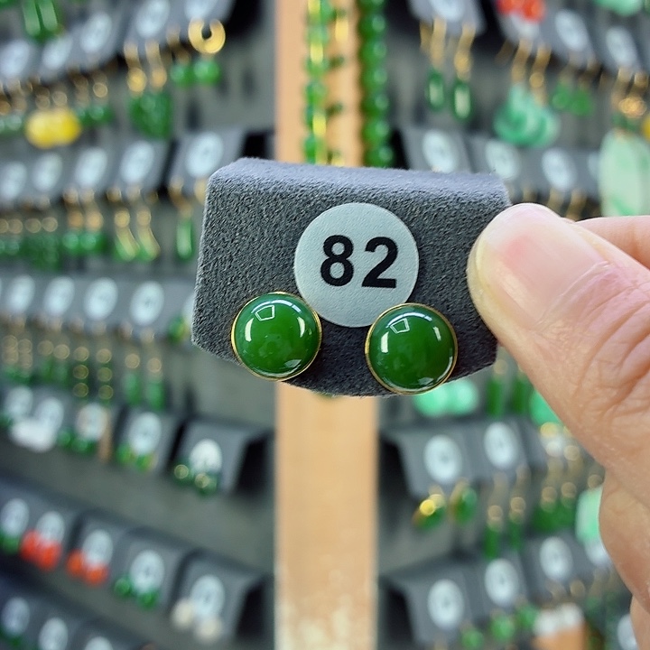 和田玉18K金镶嵌耳饰