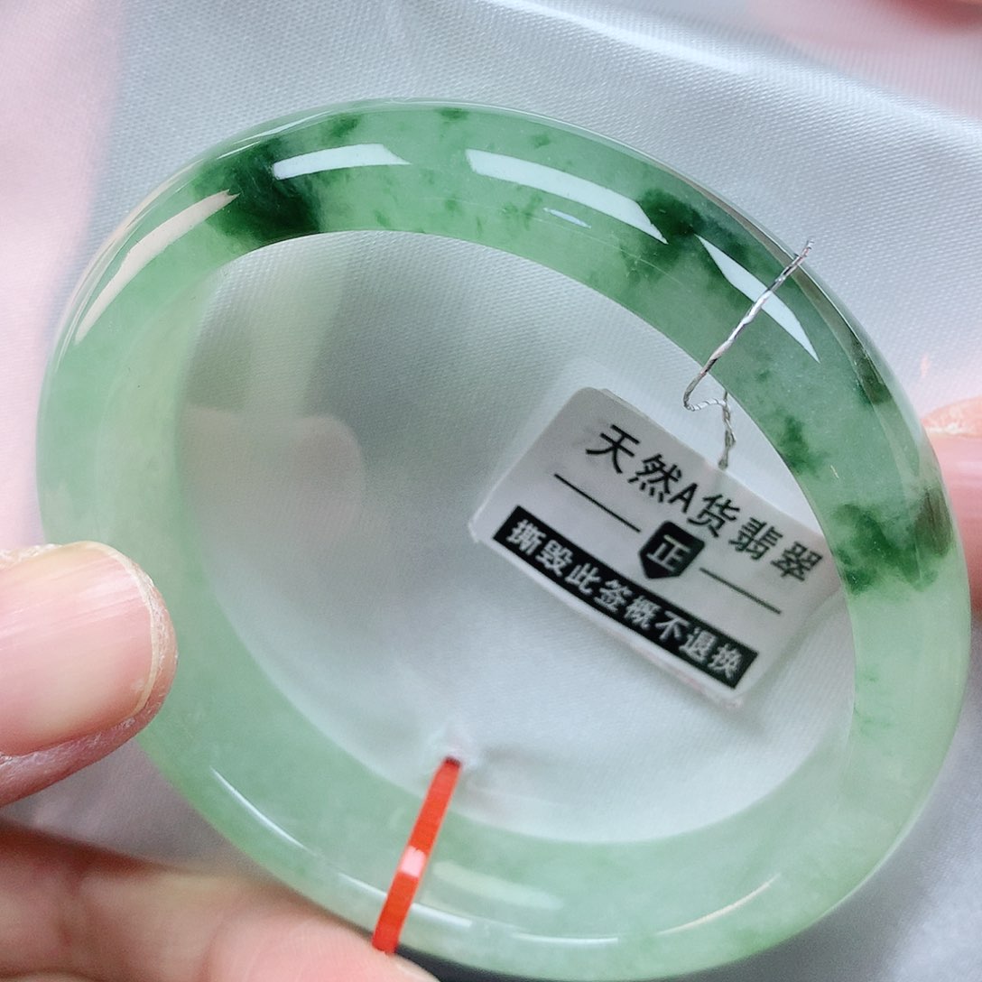 翡翠手镯未镶嵌54贵