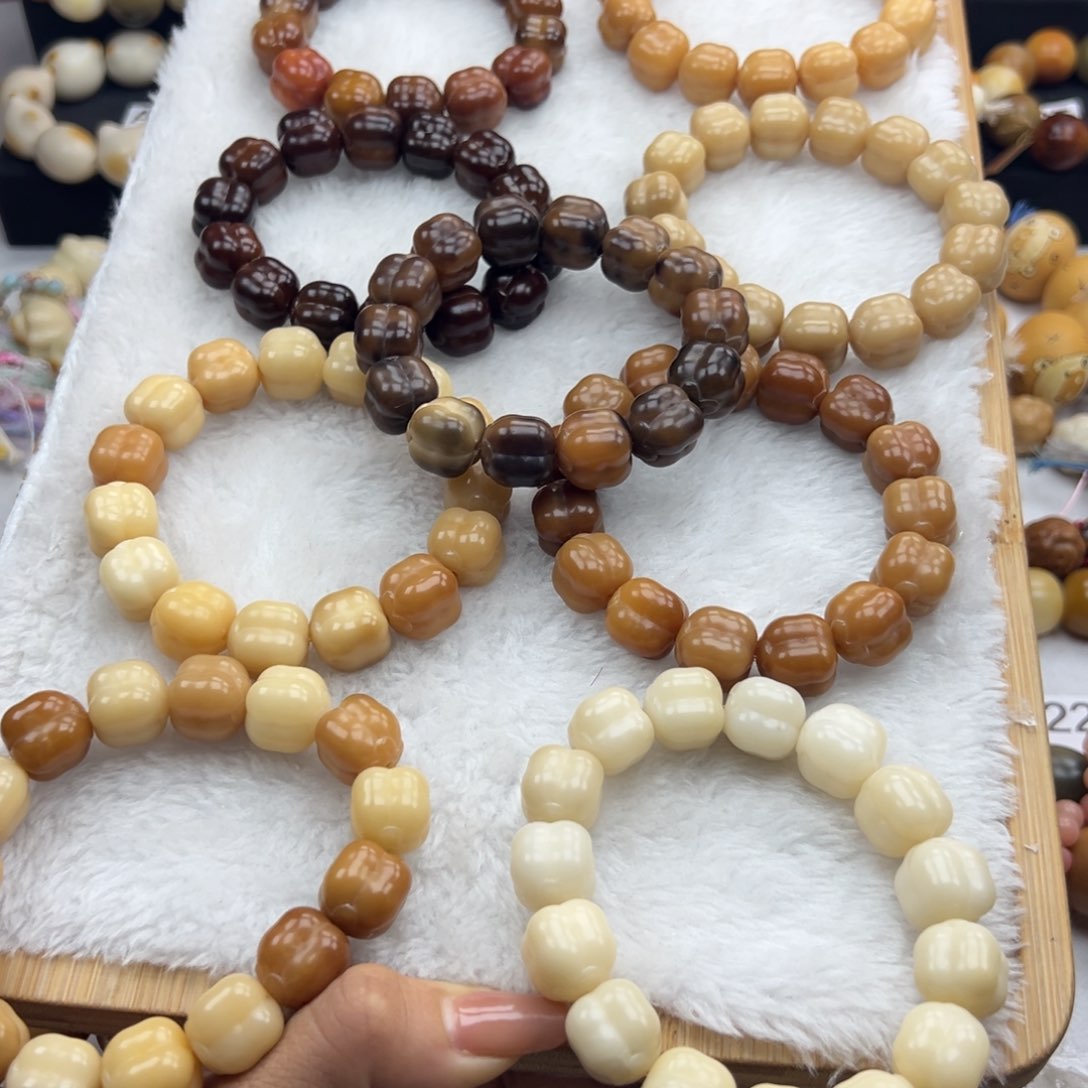 白玉菩提吊坠通货