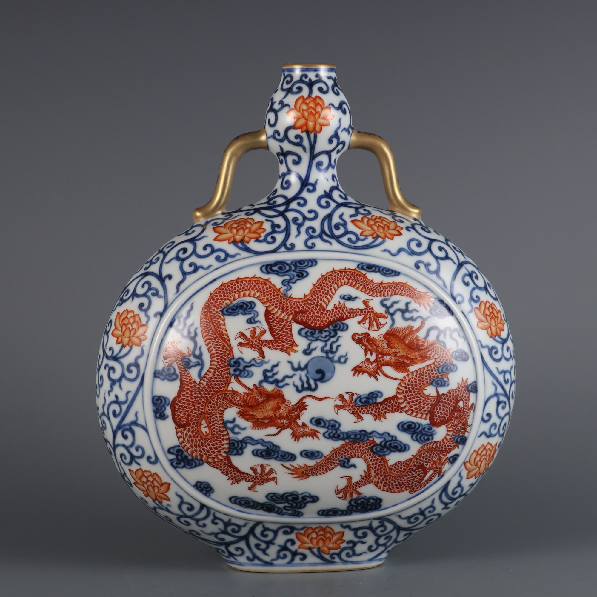 清 青花加矾红缠枝莲云龙纹如意耳扁瓶