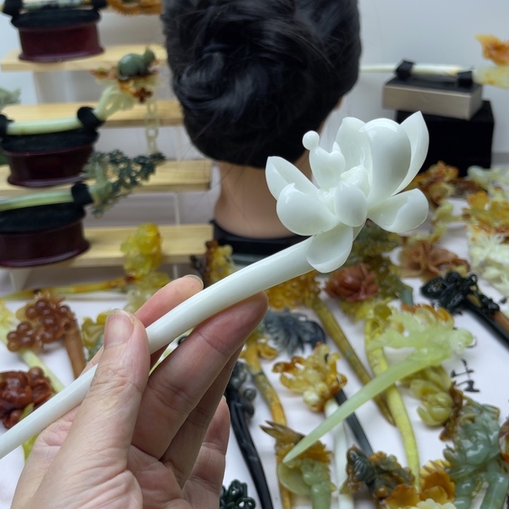 A***儿蛇纹石玉合金发饰