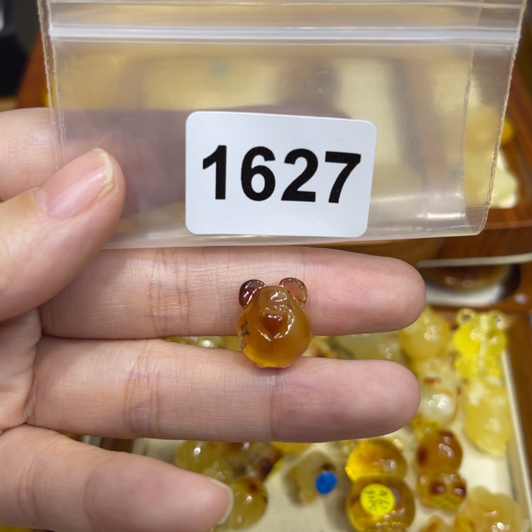 琥珀珠宝奇石未镶嵌