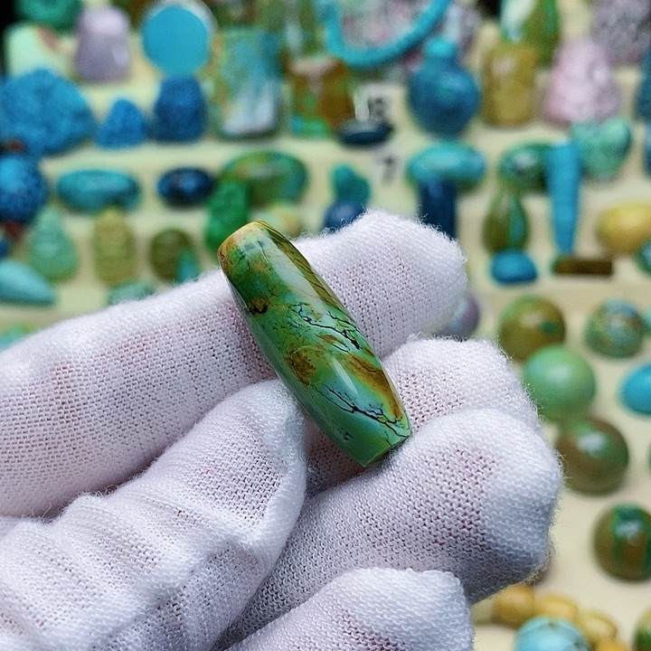 绿松石配饰未镶嵌