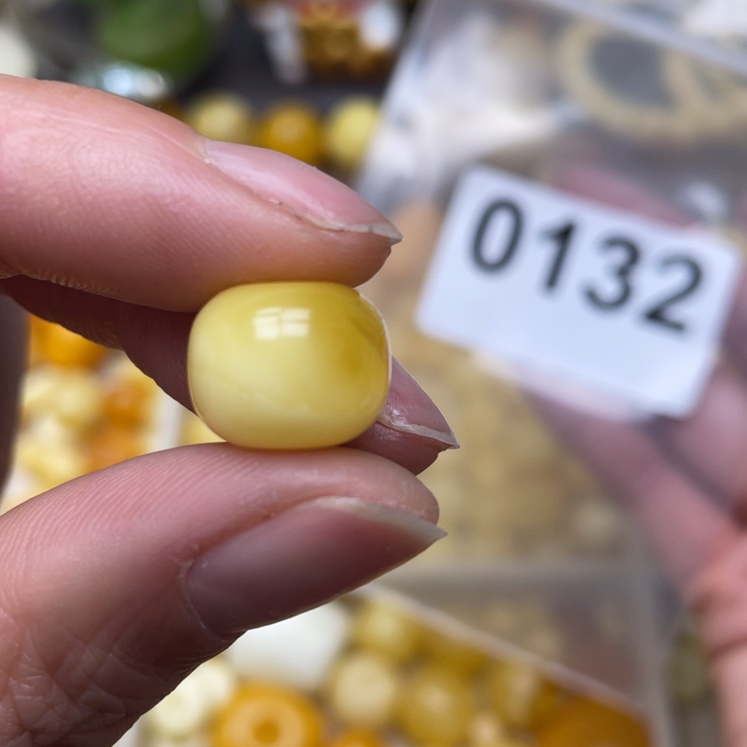 蜜蜡珠宝奇石未镶嵌13.2