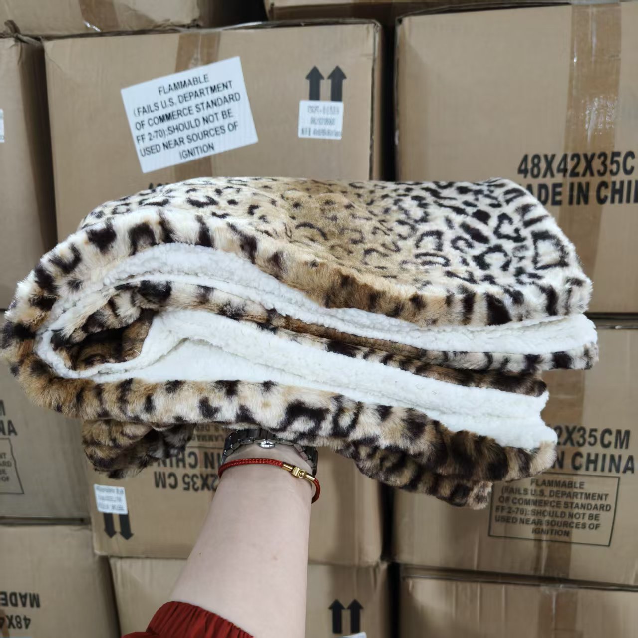 咖色图案小毯子70*100