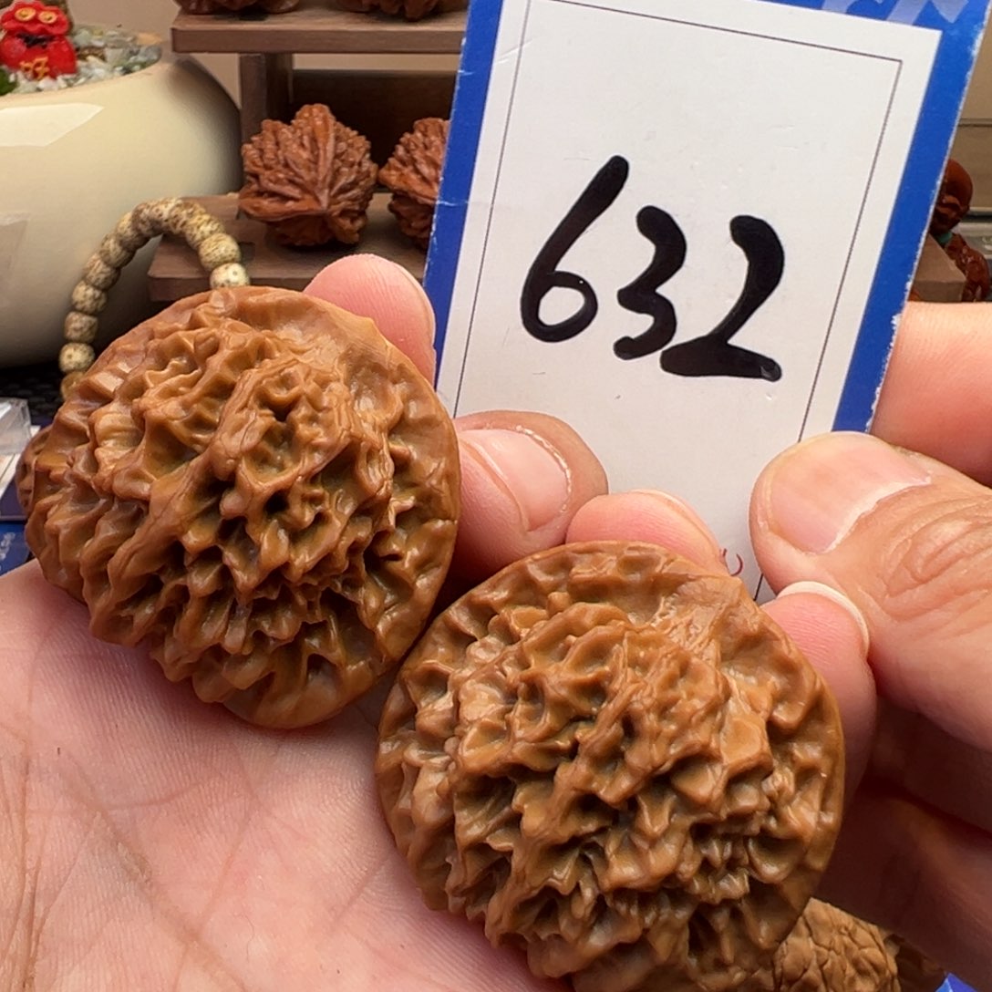 文玩核桃把件秦闷40.5尺寸632号