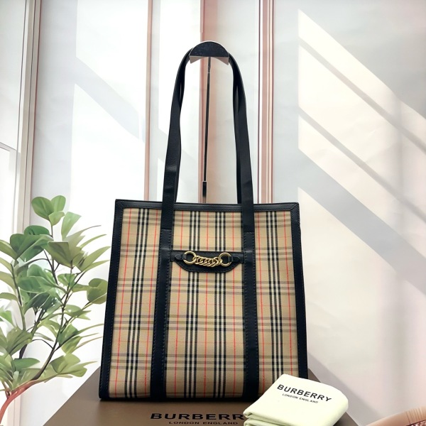 95新/博柏利/包包/市场价18000/250611YX0034