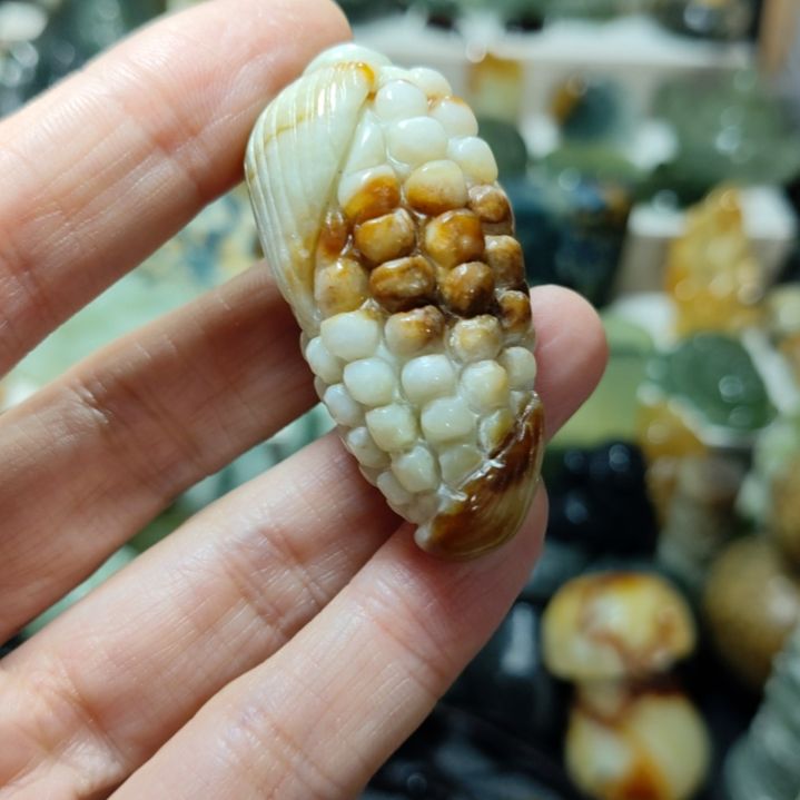 岫玉未镶嵌挂坠款式