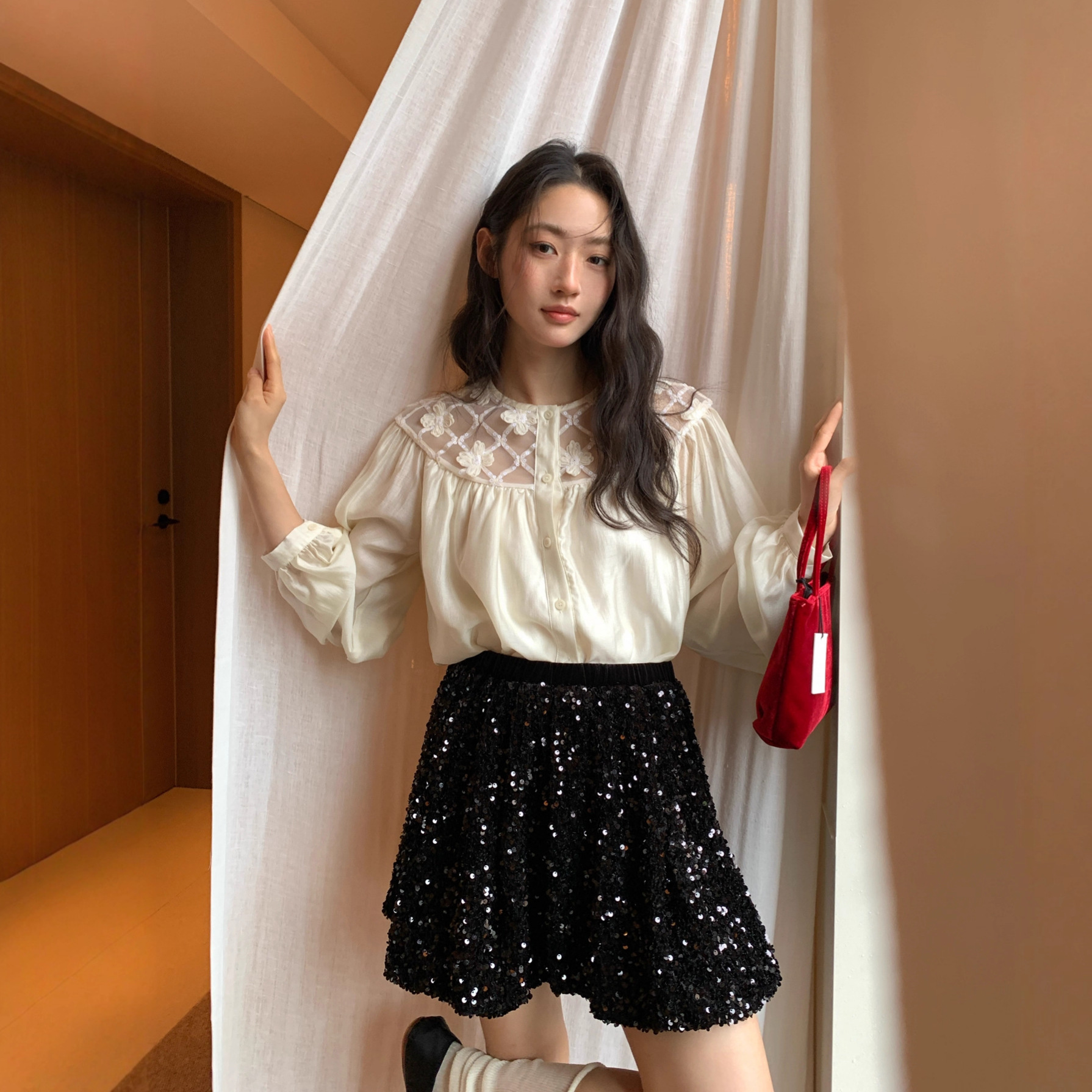 广州十三行25秋别致法式精致感格纹网纱设计天丝衬衫女F6820