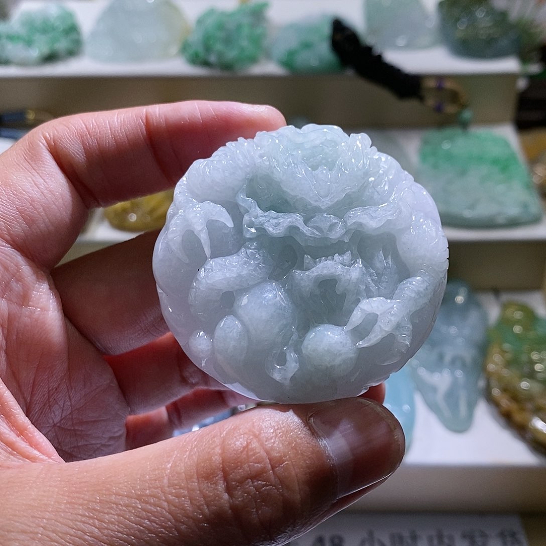 【闪购商品】翡翠颈饰未镶嵌龙牌