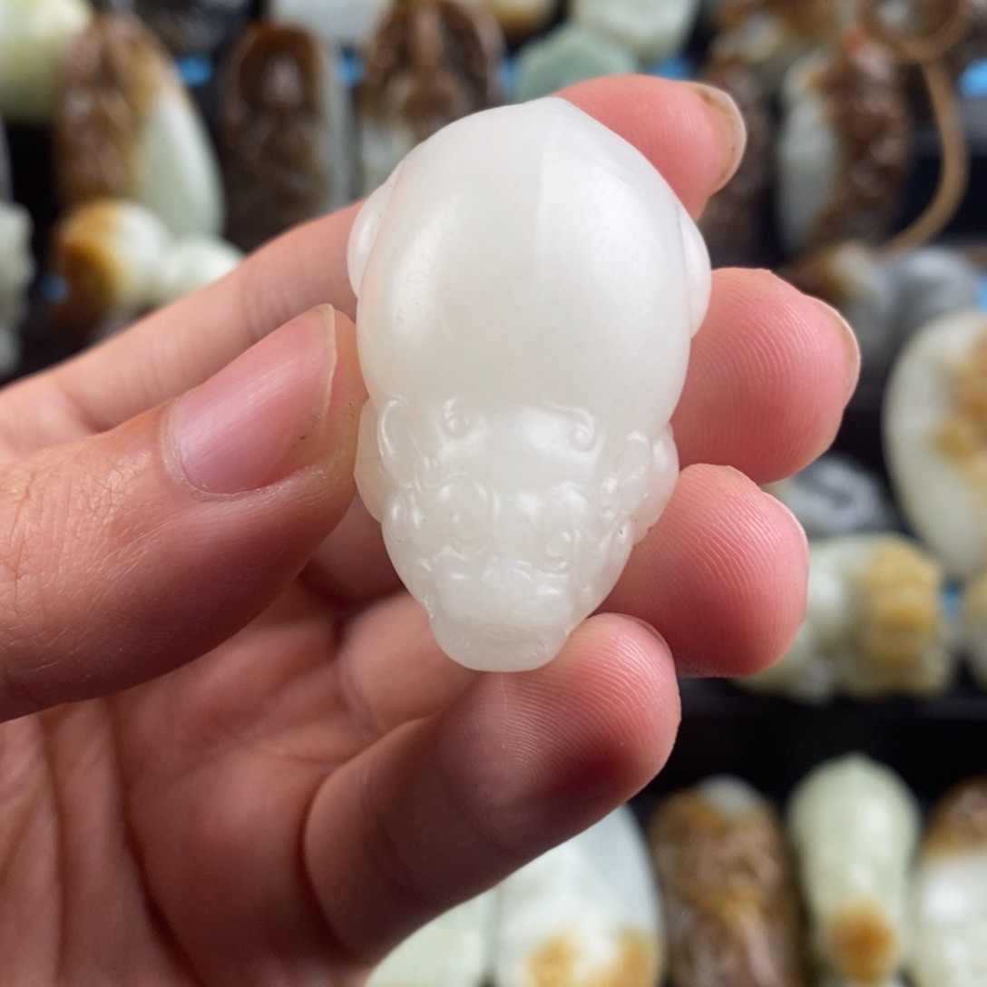 和田玉挂件未镶嵌不**空