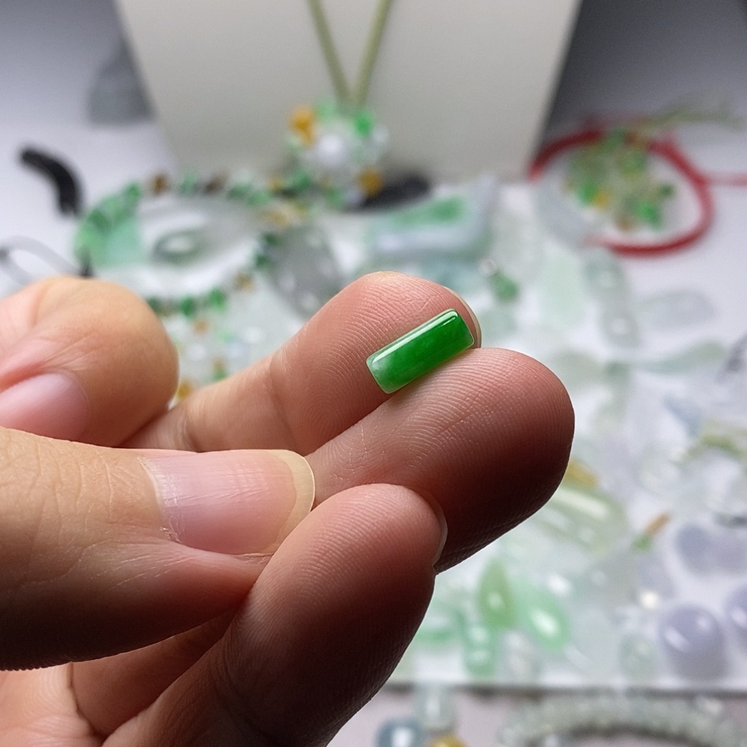 江***江翡翠未镶嵌颈饰天然翡翠