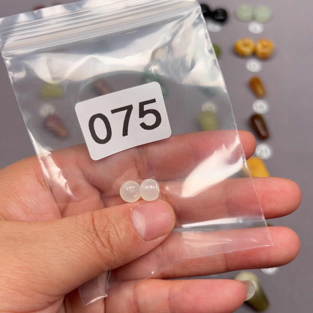 未镶嵌蛇纹石玉颈饰@*练