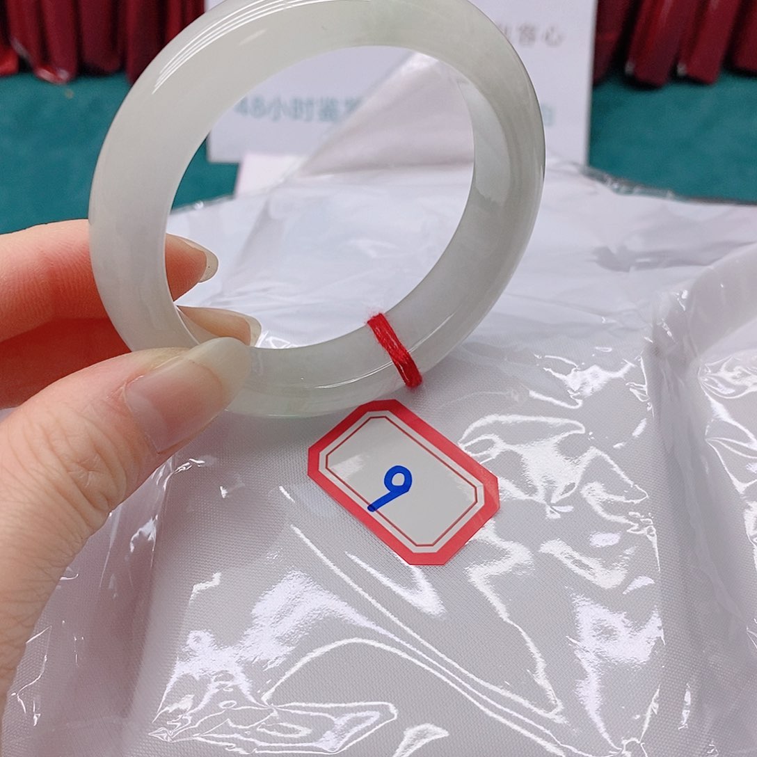 翡翠手镯未镶嵌随*099999999