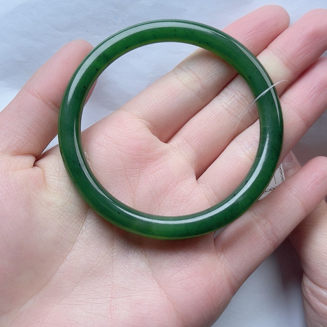 和田玉手镯60加圈口。k k未镶嵌