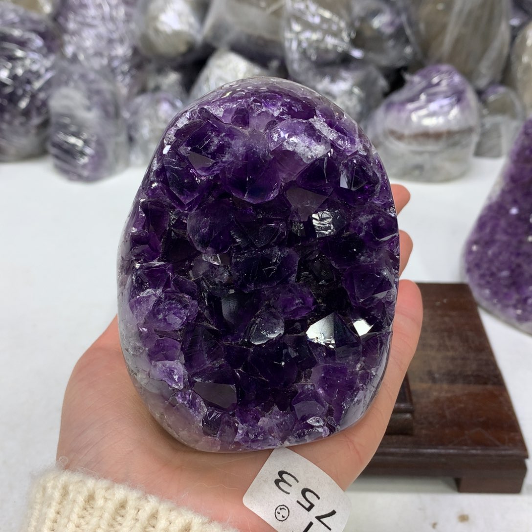 紫晶摆件未镶嵌?**妈水晶