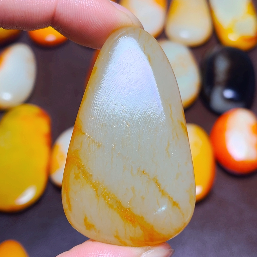 和田玉未镶嵌珠宝奇石