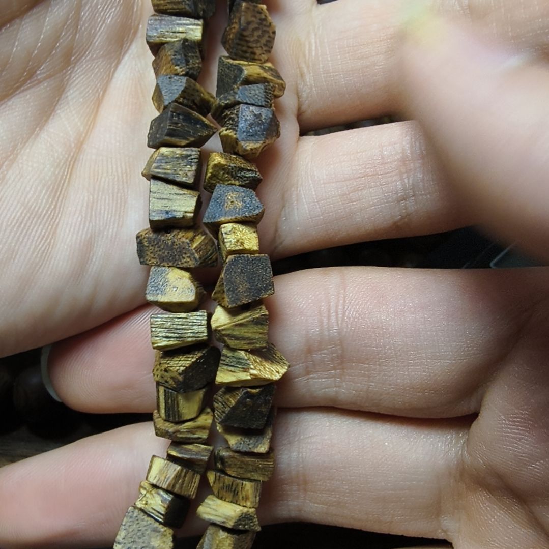 沉香沉香碎屑车挂